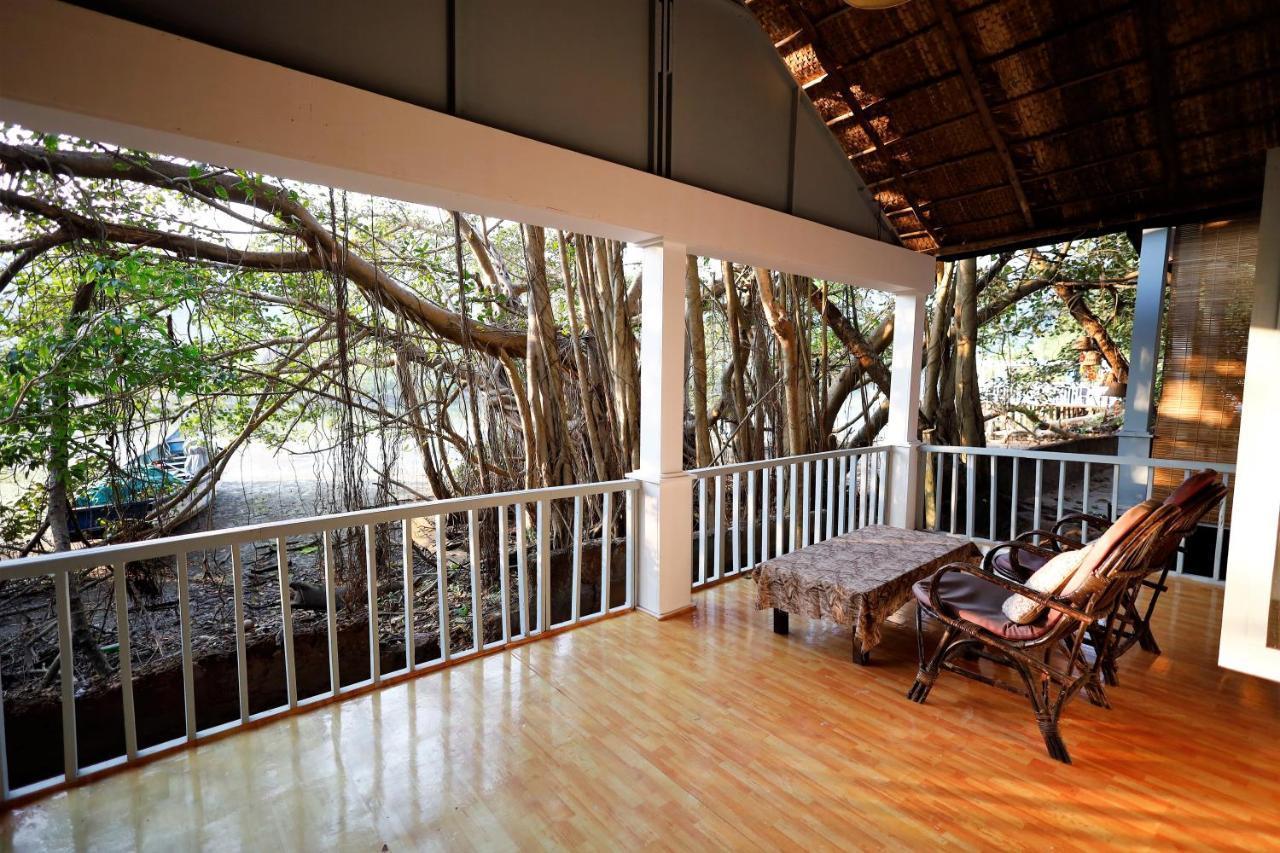 Temple Garden Seaside Cottages 帕罗林 外观 照片