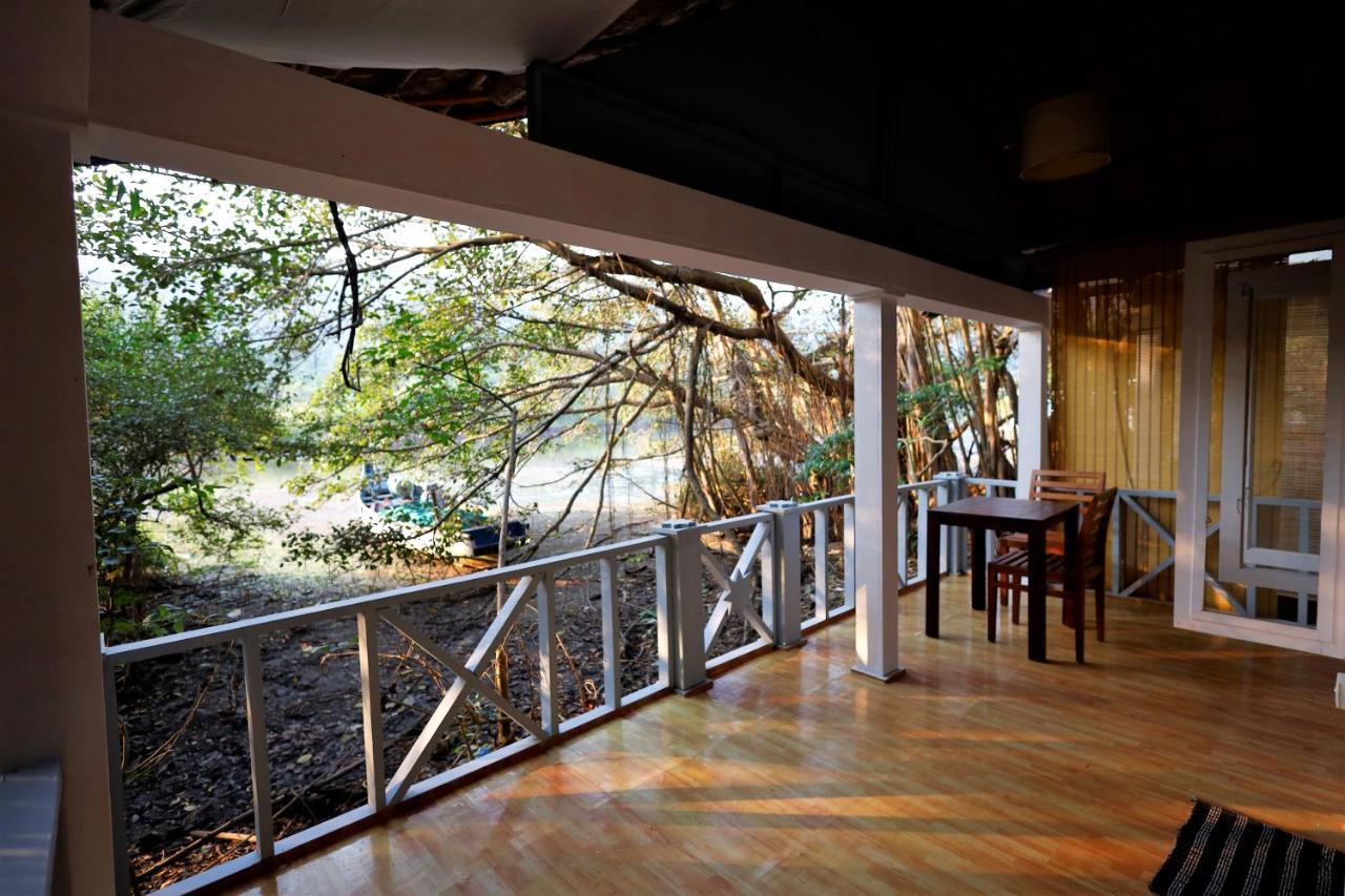 Temple Garden Seaside Cottages 帕罗林 外观 照片
